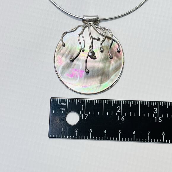 Sterling Silver 925 Round Mother of Pearl Pendant 18" Necklace - Picture 8 of 11